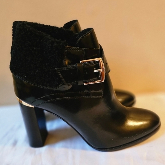 Burberry Leather Ankle Boots with fur trim size 38.5 US 8.5 NEW. - Picture 2 of 5